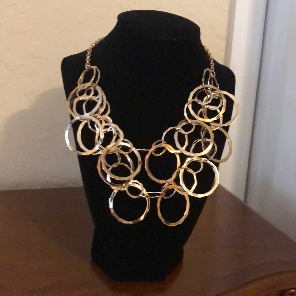 Gold circle necklace